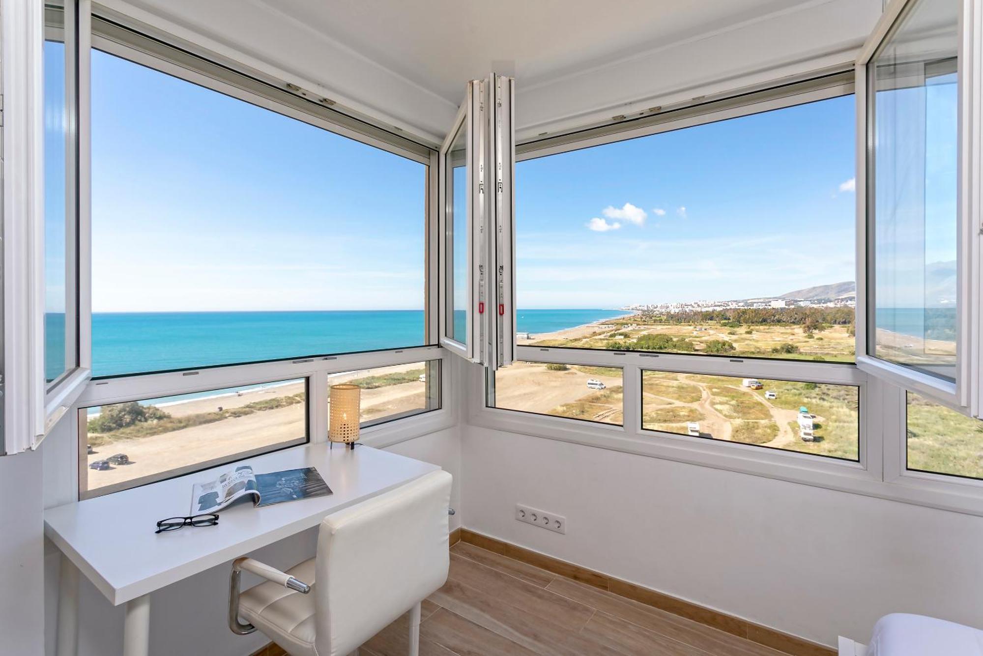 Sunstay Guadalmar Loft Seaview Малага Экстерьер фото